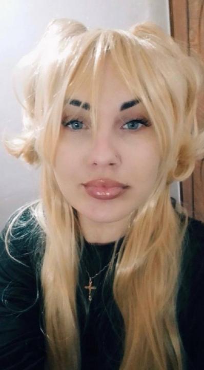 Webcam chat profile for MariseNoir: Dancing