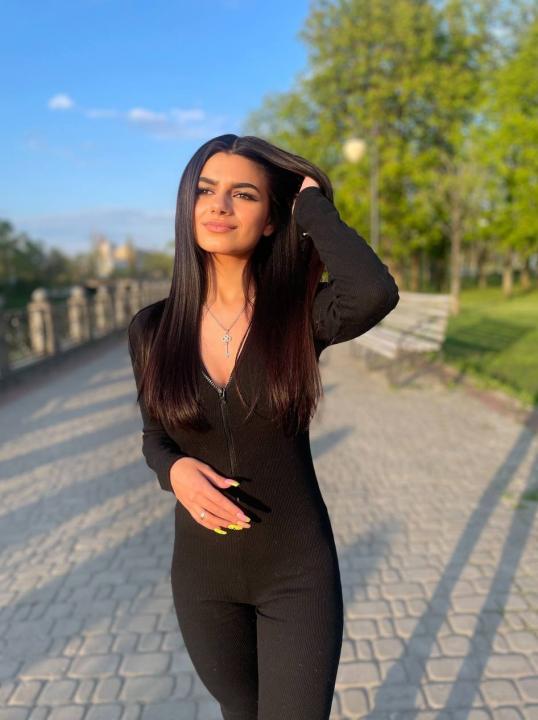 Webcam chat profile for Francine: Ask about my Hobbies