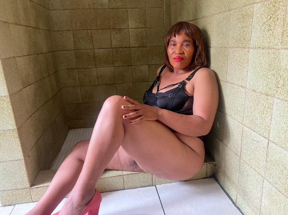 Webcam chat profile for PinkCandyMLF: Bondage & discipline