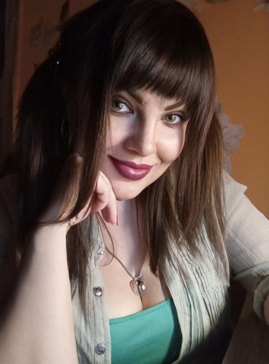 Webcam chat profile for Elisora: Dancing