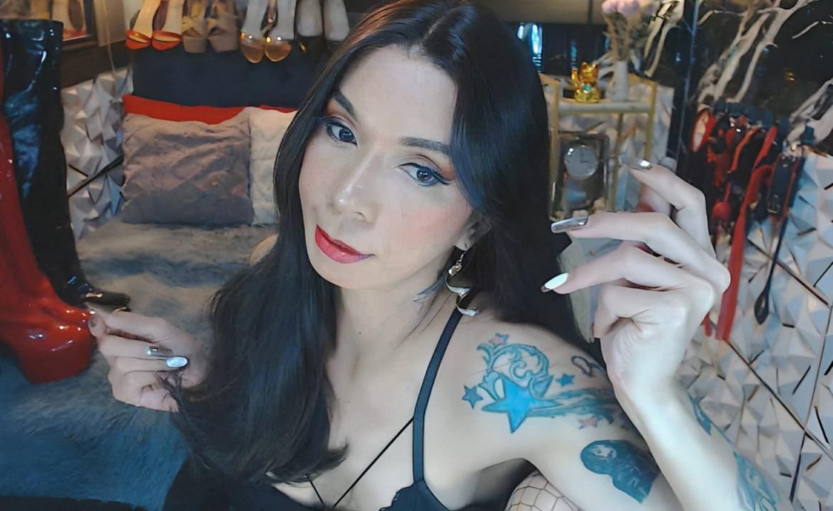 Webcam chat profile for CELINAFOX: Dominatrix