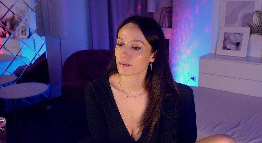 Webcam chat profile for AgnesGoddes: Legs, feet & shoes