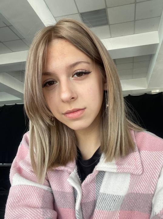 Webcam chat profile for ElzaX: Latex & rubber