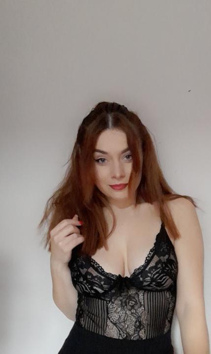 Webcam chat profile for Miralyn: Ask about my Hobbies