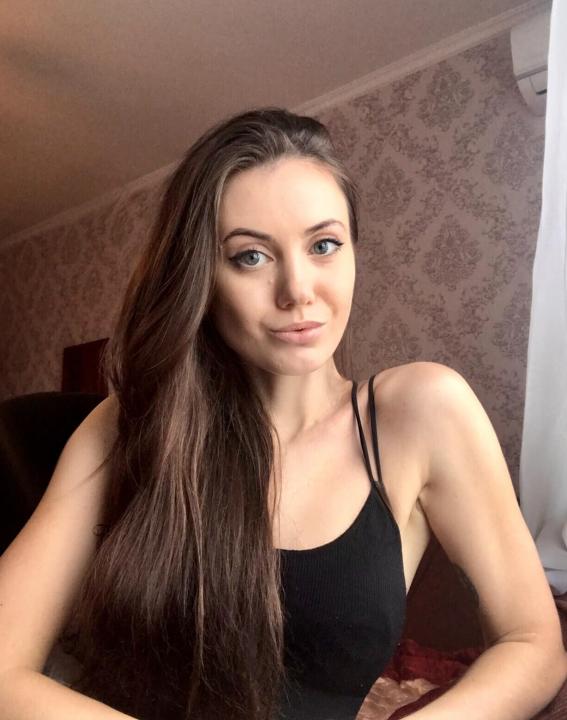 Webcam chat profile for Re3gina: Ask about my Hobbies