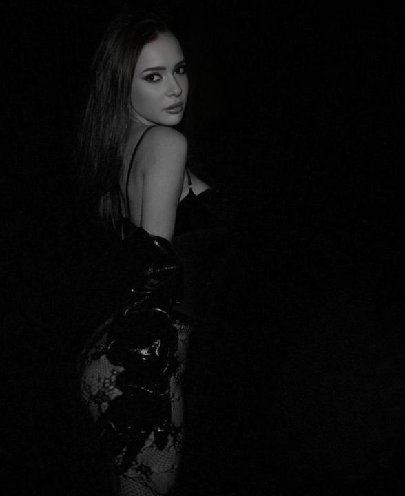 Webcam chat profile for EvaLow: Lingerie & stockings