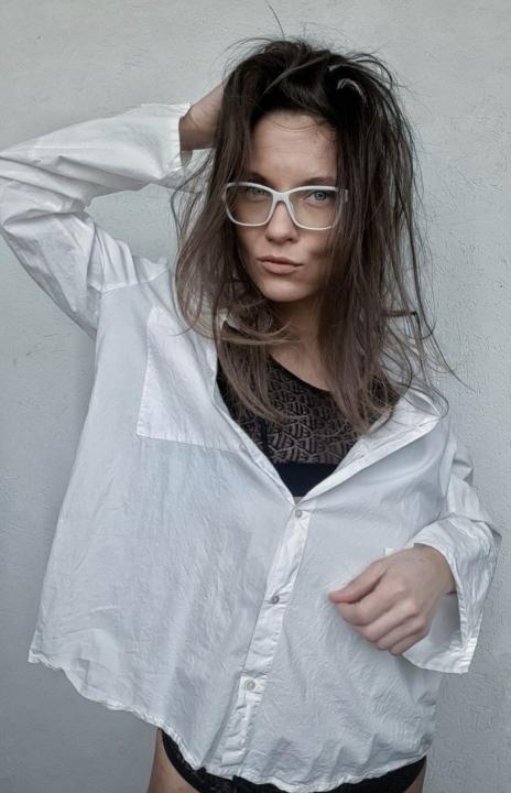 Webcam chat profile for loladan