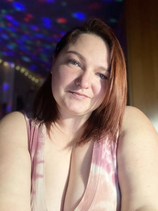 Webcam chat profile for AngelQSky: Leather