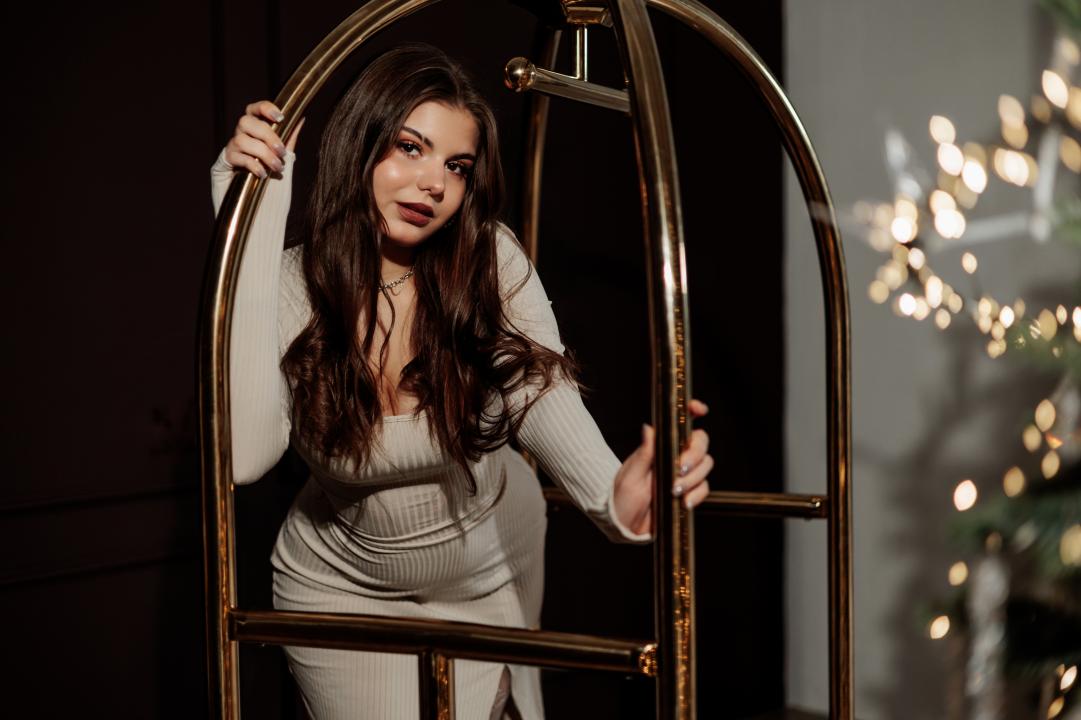 Webcam chat profile for AdellBeautiful: Legs, feet & shoes