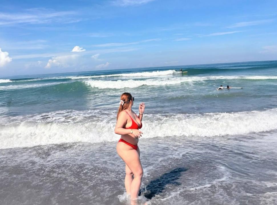 Webcam chat profile for Sweetpeach: Latex & rubber