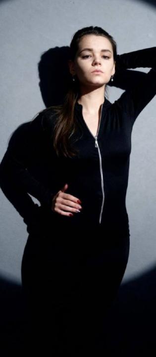 Webcam chat profile for Tavina: Dancing