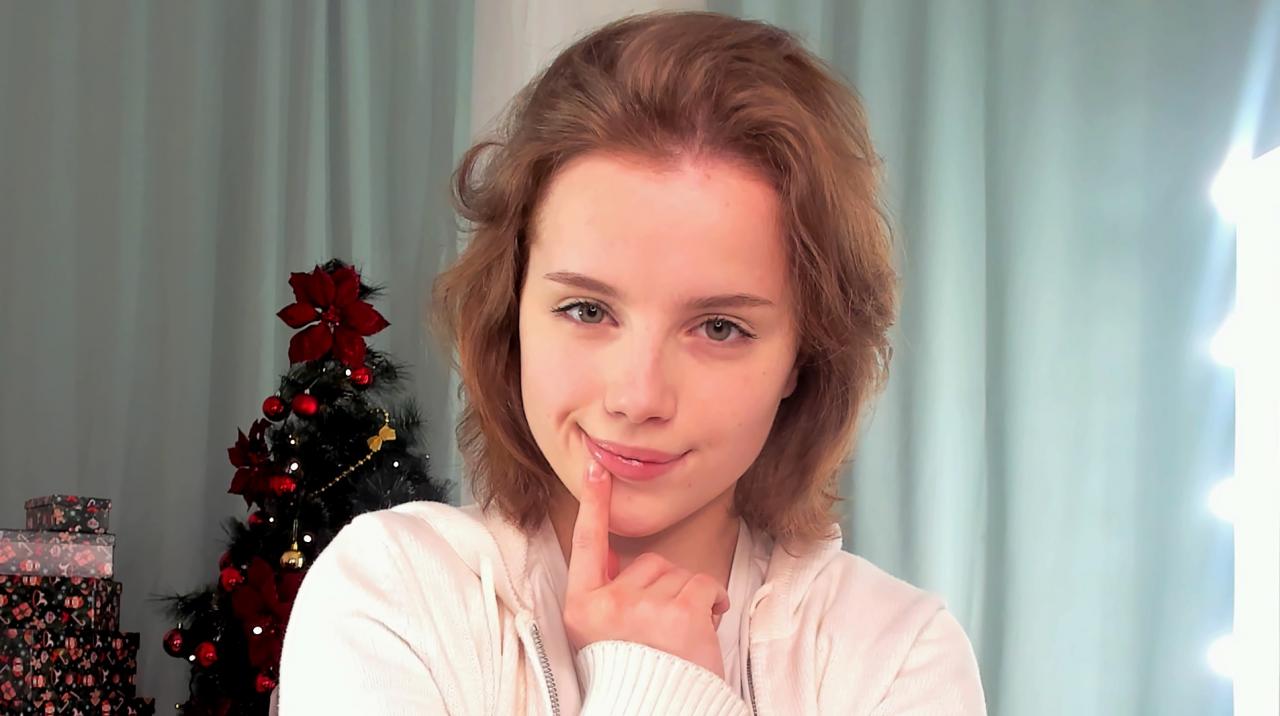 Webcam chat profile for GabiAddams: Legs, feet & shoes