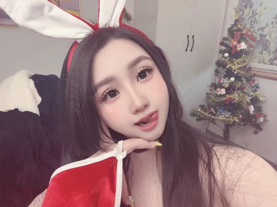 Webcam chat profile for BritneyEva: Leather