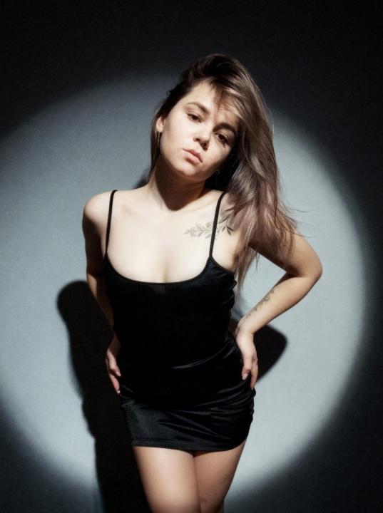 Webcam chat profile for Tavina: Dancing