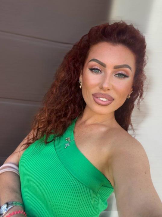 Webcam chat profile for 00Caroline: Ask about my Hobbies