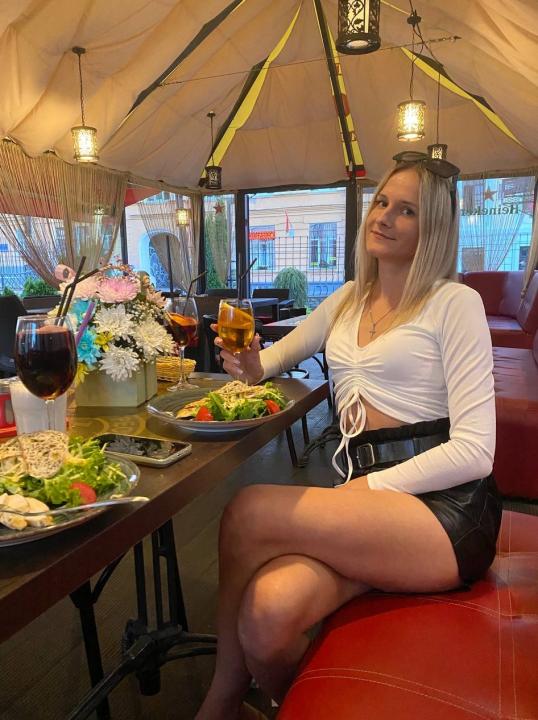 Webcam chat profile for Serenelle