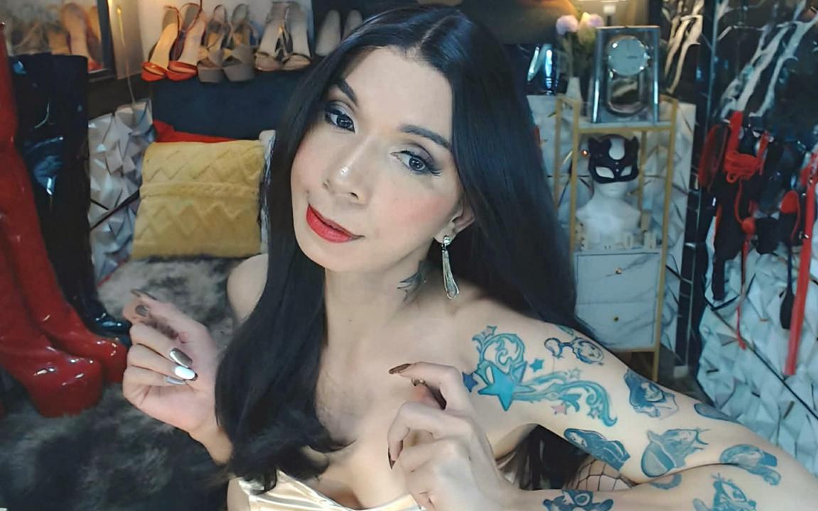 Webcam chat profile for CELINAFOX: Dominatrix