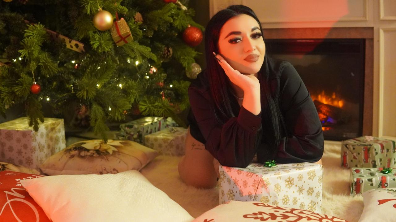 Webcam chat profile for LaraBloom: Leather