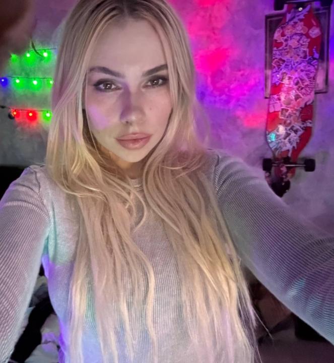 Webcam chat profile for Taelyn: Ask about my Hobbies