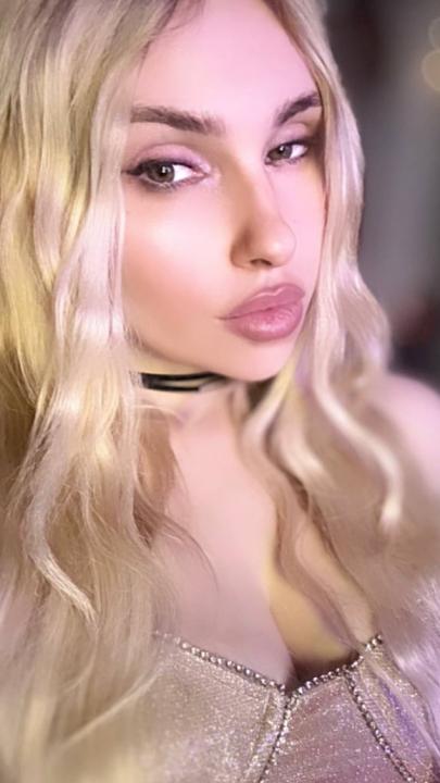 Webcam chat profile for Taelyn: Ask about my Hobbies