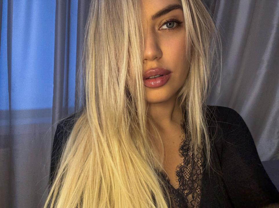 Webcam chat profile for Luneessa: Dancing