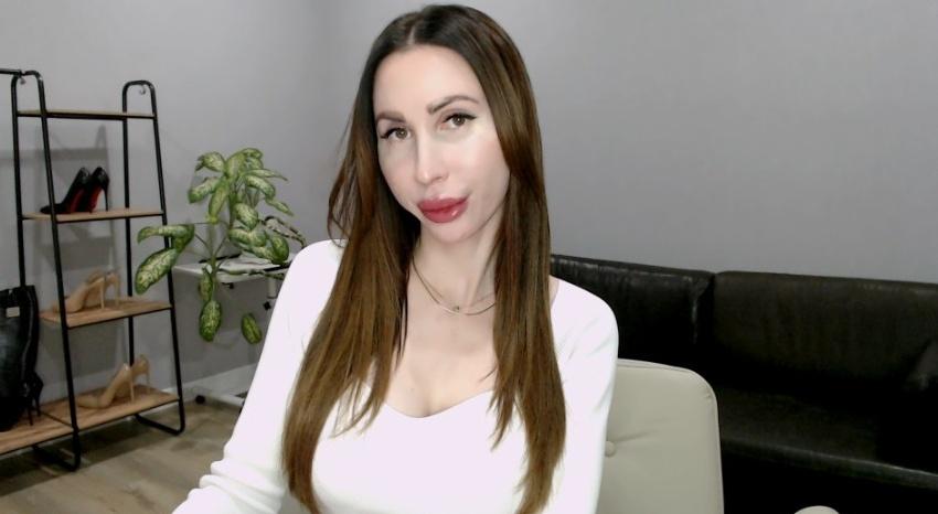 Webcam chat profile for EllaSea: Leather