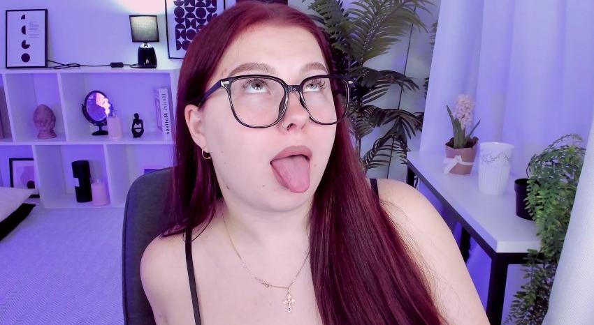 Webcam chat profile for EffyBlush: Legs, feet & shoes