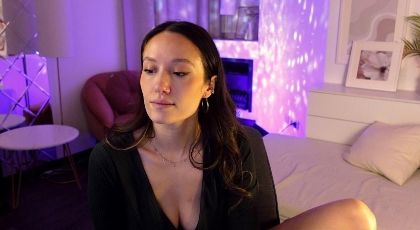 Webcam chat profile for AgnesGoddes: Legs, feet & shoes