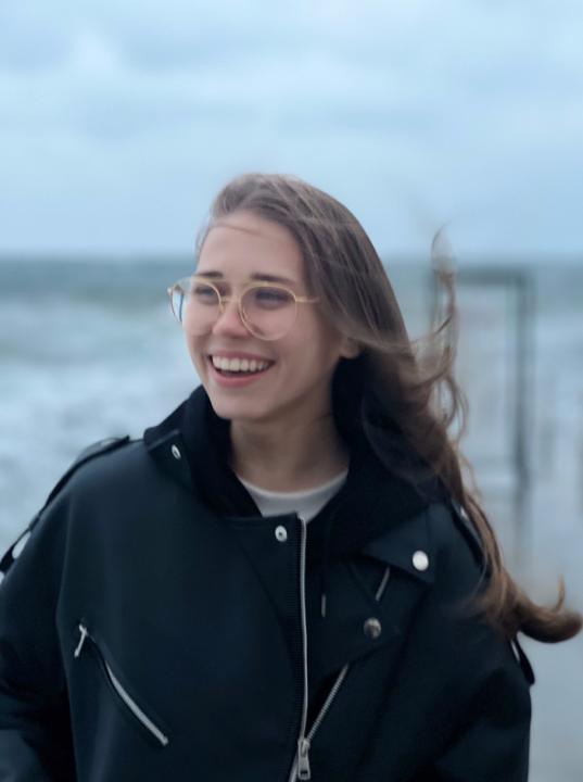 Webcam chat profile for HoneyPetal