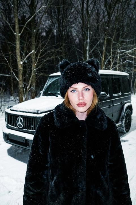 Webcam chat profile for JinnaGreat: Legs, feet & shoes