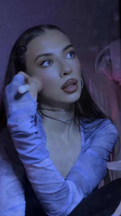 Webcam chat profile for Alinaaa: Outfits