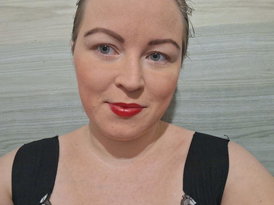 Webcam chat profile for sweetcandymmm: Piercings & tattoos