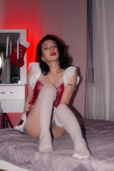 Webcam chat profile for juliettaromani: Music