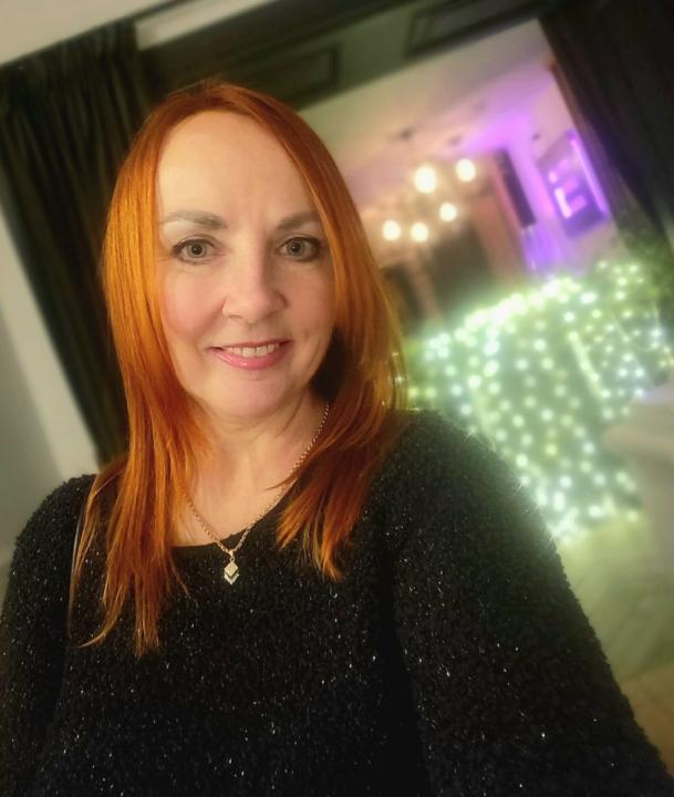 Webcam chat profile for Candy45: Travel