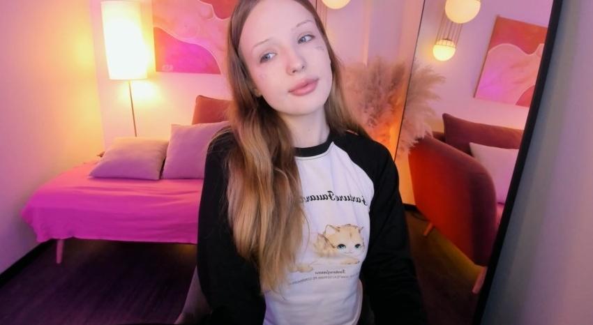 Webcam chat profile for IrisFresh: Legs, feet & shoes