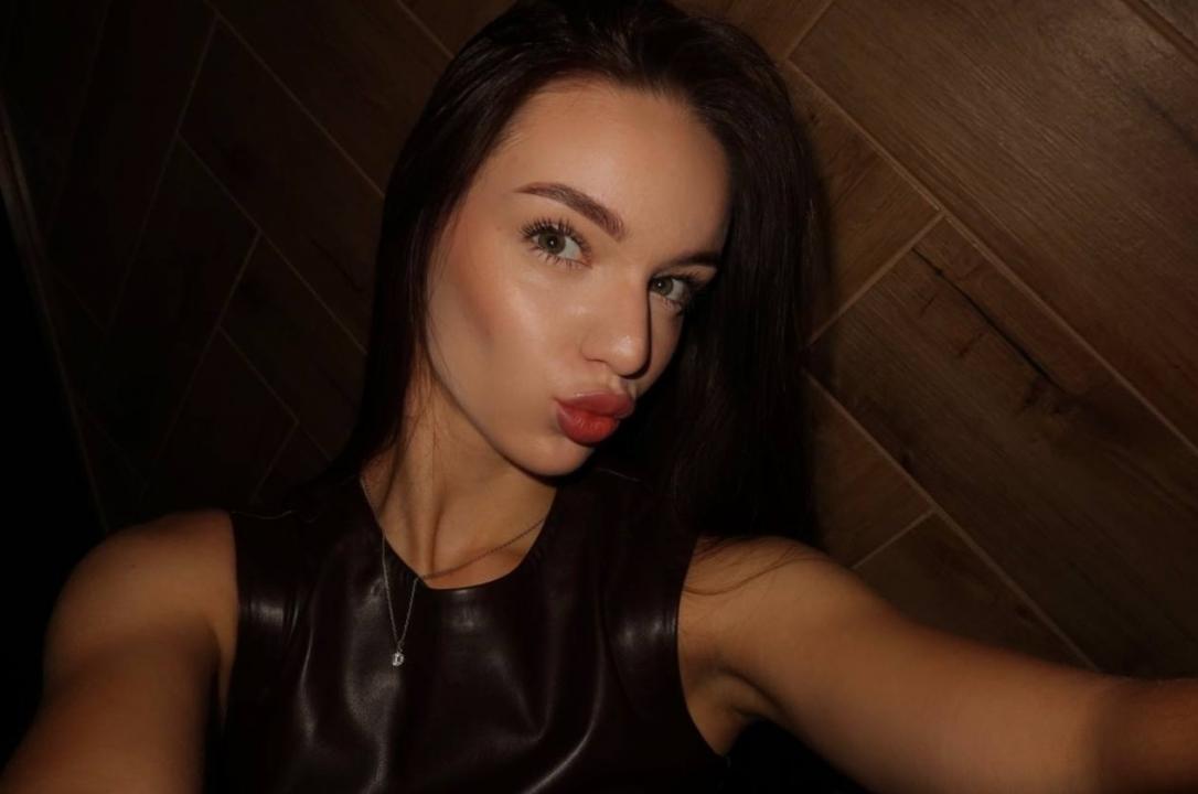 Webcam chat profile for SweetLuckyKiss1: Outfits