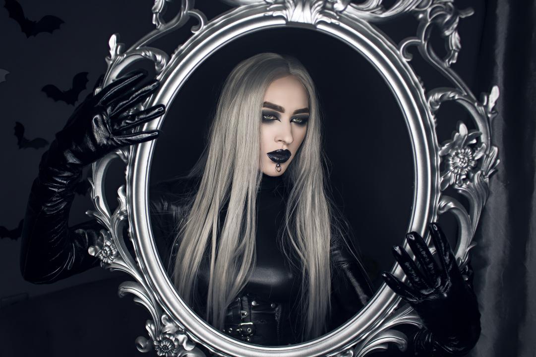 Webcam chat profile for DommeVenena: Dominatrix