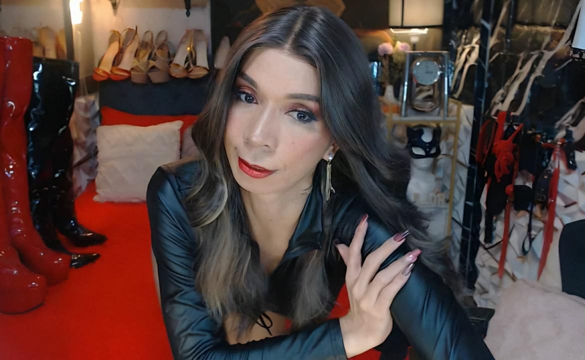 Webcam chat profile for CELINAFOX: Dominatrix