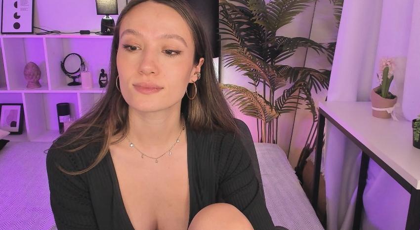 Webcam chat profile for AgnesGoddes: Legs, feet & shoes