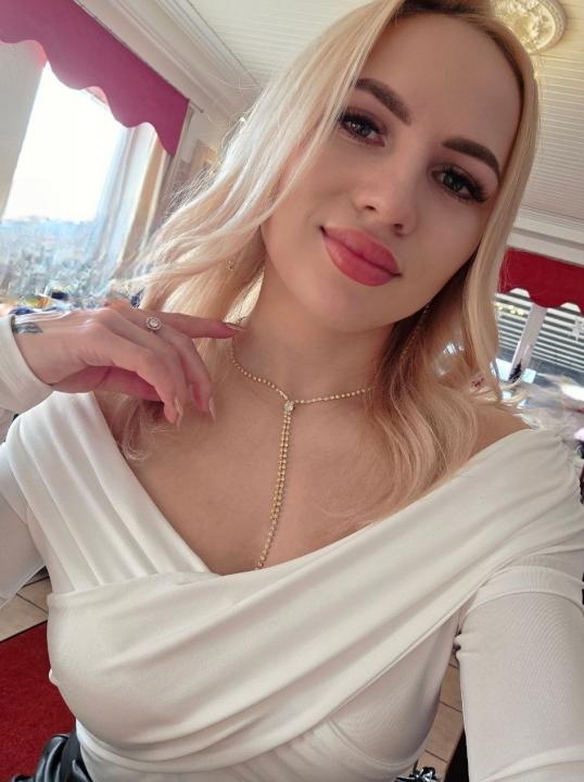 Webcam chat profile for DreamEmily: Photography