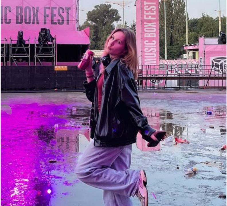 Webcam chat profile for NoemiDream: Outfits