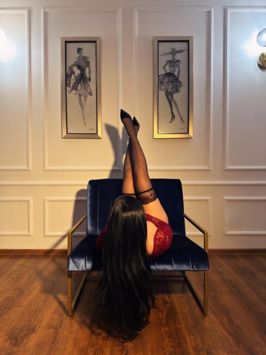 Webcam chat profile for SophiesCharm: Dominatrix