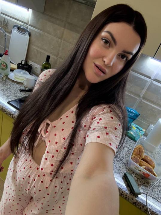 Webcam chat profile for Estel5e: Ask about my Hobbies