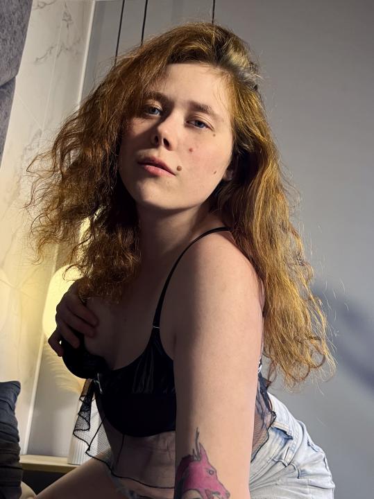 Webcam chat profile for SophiePure: Bondage & discipline