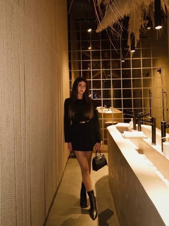 Webcam chat profile for ShyLily: Travel