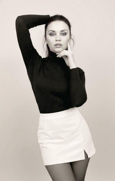 Webcam chat profile for MiracleNatalie: Legs, feet & shoes