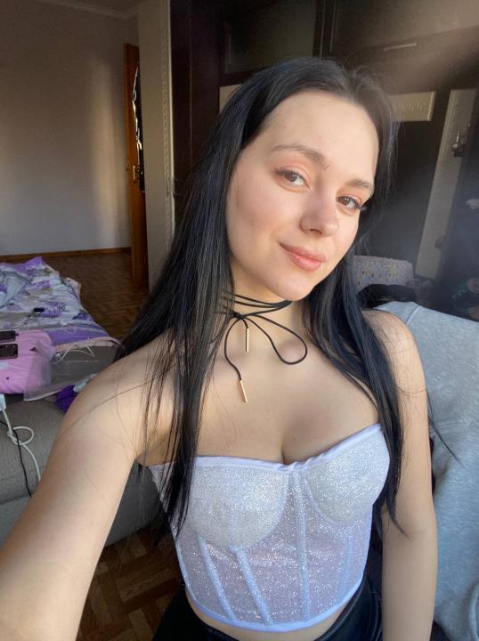 Webcam chat profile for ReddishFox: Legs, feet & shoes