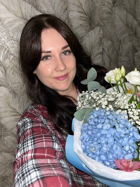 Webcam chat profile for SunnySmile: Conversation