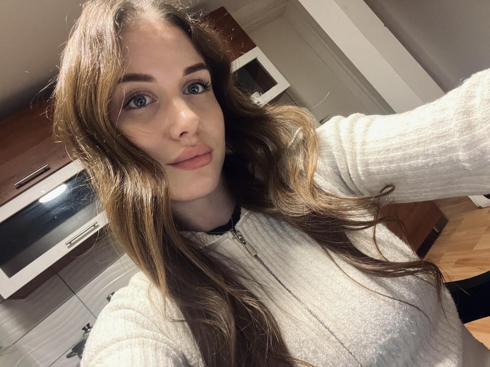 Webcam chat profile for LonelyQueen