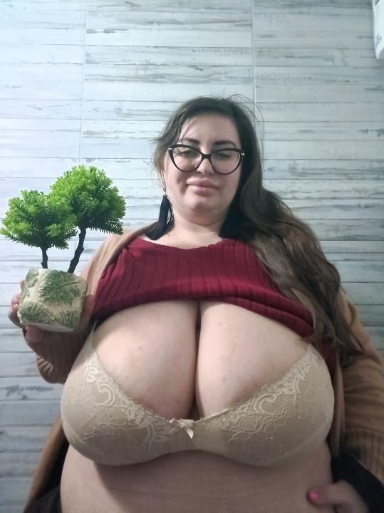 Webcam chat profile for putyourfacehere: Strip-tease